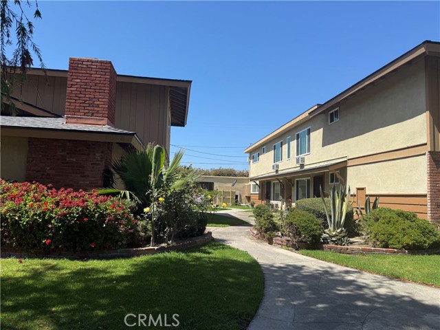 3523 W Del Monte Drive, Anaheim CA: https://media.crmls.org/medias/539f57dc-395c-4eb1-83ef-77d57ebe7dd6.jpg
