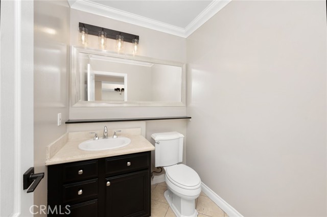 Detail Gallery Image 13 of 22 For 2524 Montrose Ave #103,  Montrose,  CA 91020 - 5 Beds | 3/1 Baths