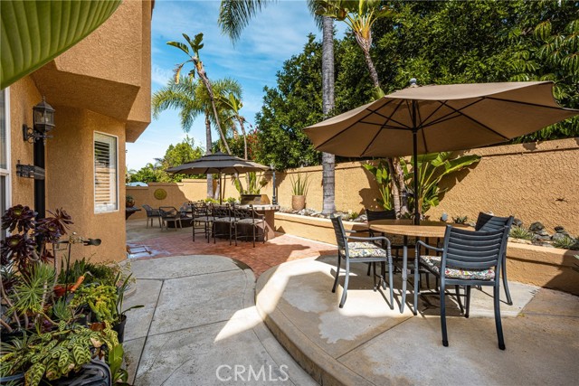 29 Calabria, Lake Forest CA: https://media.crmls.org/medias/53a00df8-02ca-4564-973a-eeb868f41bfb.jpg
