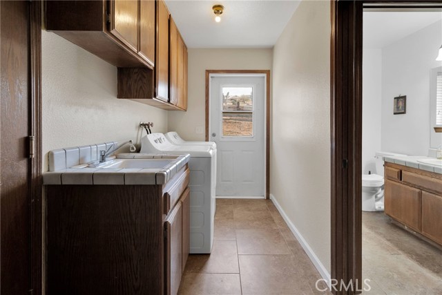 25733 Roundup Way, Apple Valley CA: https://media.crmls.org/medias/53a0186a-a254-485e-9cd9-66276fd81159.jpg