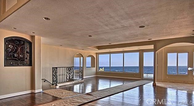 Detail Gallery Image 8 of 26 For 621 Loretta Dr, Laguna Beach,  CA 92651 - 5 Beds | 4/1 Baths