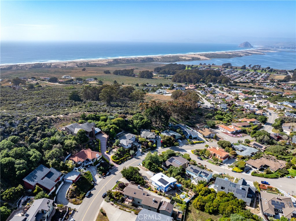 https://media.crmls.org/medias/53a143fa-4398-4ec4-87b6-5378ba8619b9.jpg?preset=X-Large