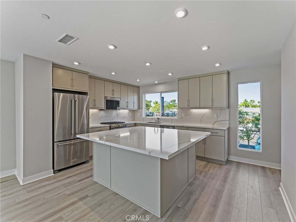 MLS #OC25245479 image #6