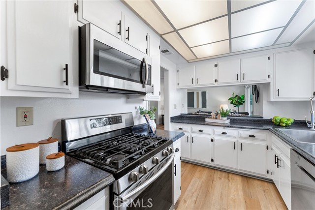 Detail Gallery Image 21 of 37 For 3000 Persimmon Pl, Fullerton,  CA 92835 - 3 Beds | 2 Baths