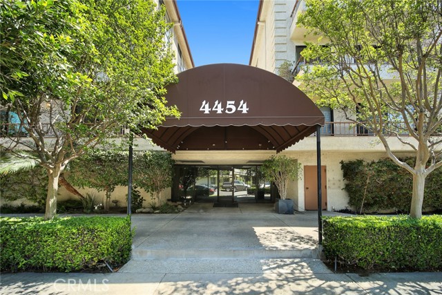 4454 Ventura Canyon Avenue, 301 photo 2