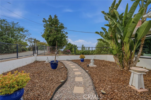 Detail Gallery Image 7 of 48 For 1864 Winterwarm, Fallbrook,  CA 92028 - 3 Beds | 2/1 Baths