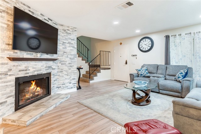 Detail Gallery Image 9 of 19 For 9306 Mesa Verde Dr #D,  Montclair,  CA 91763 - 2 Beds | 1/1 Baths