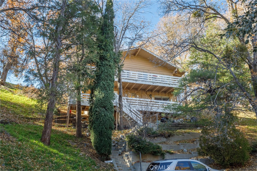318 Dorn Drive, Crestline, CA 92325