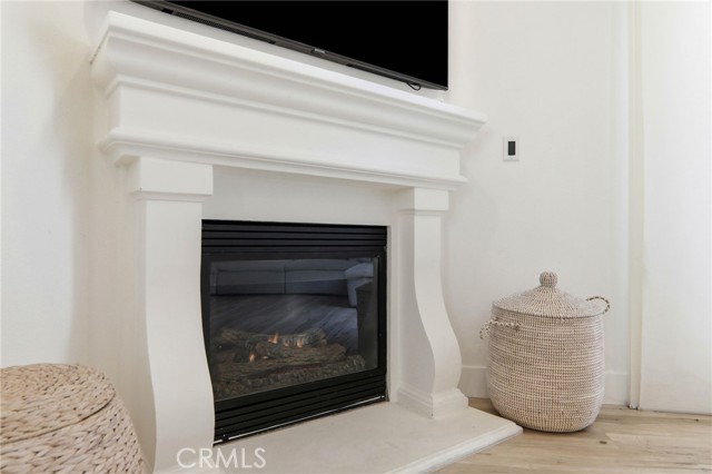 Detail Gallery Image 9 of 39 For 1023 Wilcox Ave, Los Angeles,  CA 90038 - 2 Beds | 2 Baths