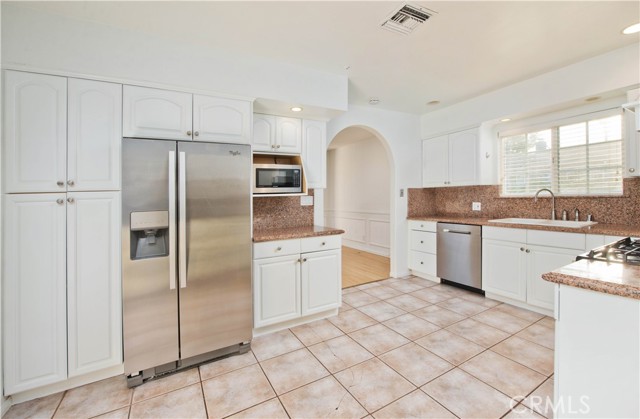 Detail Gallery Image 8 of 19 For 3610 Scadlock Ln, Sherman Oaks,  CA 91403 - 3 Beds | 2/1 Baths