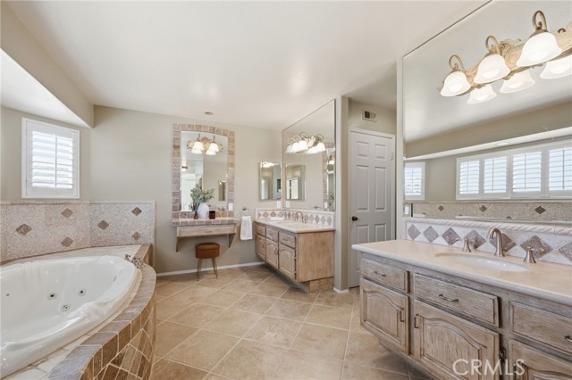 Detail Gallery Image 24 of 38 For 777 Covewood Street, Oak Park,  CA 91377 - 4 Beds | 3 Baths