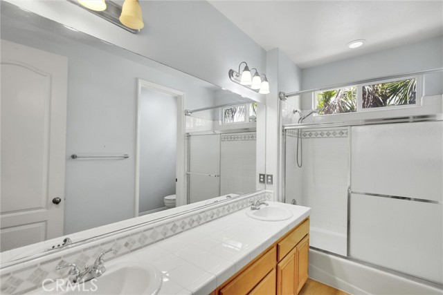 29138 Harmony Way, Saugus CA: https://media.crmls.org/medias/53a53756-1712-4de6-8a06-799c40ee82bf.jpg