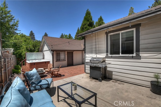 22989 Pine Lane, Crestline CA: https://media.crmls.org/medias/53a5f398-00e8-46e3-9938-70901012fd09.jpg