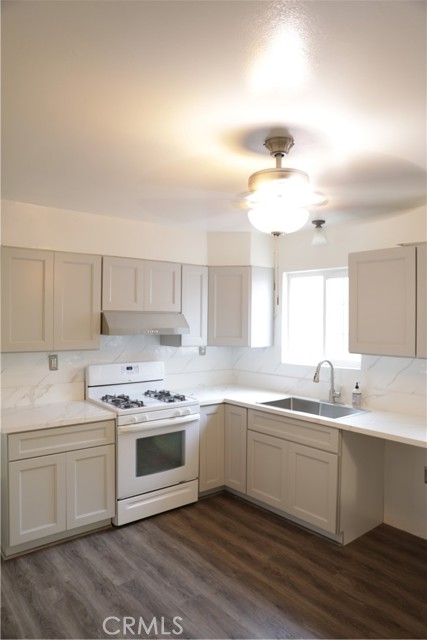 15154 Oliva Avenue, Paramount CA: https://media.crmls.org/medias/53a6007b-f1ca-44d4-9cb7-0061273eb88b.jpg