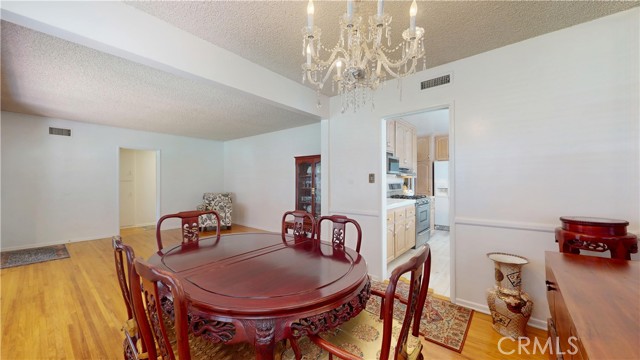13322 Valleyheart N Drive, Sherman Oaks CA: https://media.crmls.org/medias/53a6c22d-57d5-4d13-af48-0d794926fc04.jpg