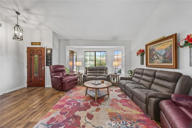 4913 Zapato Place, Bakersfield CA: https://media.crmls.org/medias/53a6d39f-d1b7-45ff-845f-005596a46c51.jpg