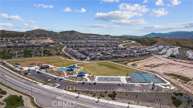 Detail Gallery Image 54 of 56 For 17715 Hillside, Canyon Country,  CA 91350 - 4 Beds | 4 Baths