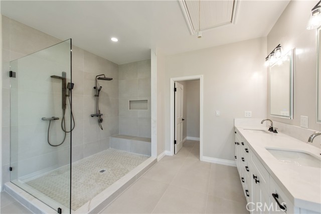 2836 N Kingsgate Drive, Orange CA: https://media.crmls.org/medias/53a8a6b6-117b-4f06-b44a-46b6e0ff7d06.jpg