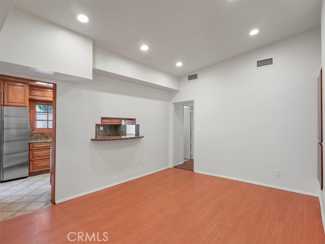Detail Gallery Image 12 of 23 For 8501 Enfield Avenue, Northridge,  CA 90011 - 4 Beds | 2 Baths