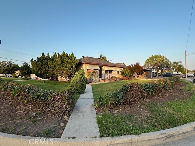 Detail Gallery Image 2 of 3 For 9031 Irwingrove Dr, Downey,  CA 90241 - 3 Beds | 1 Baths