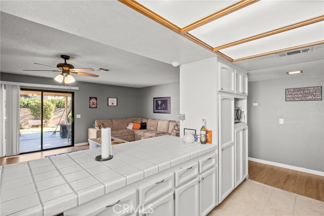 Detail Gallery Image 9 of 24 For 17869 Canyon Meadow Rd, Victorville,  CA 92395 - 3 Beds | 2 Baths