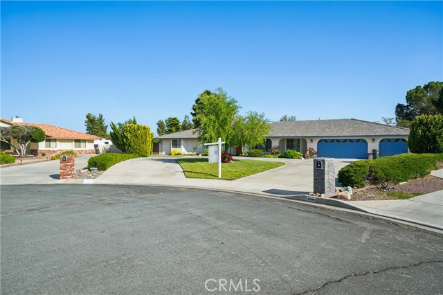 13319 Waco Ln, Apple Valley CA: https://media.crmls.org/medias/53a9b507-00cd-4082-ba15-e0c114ac3833.jpg