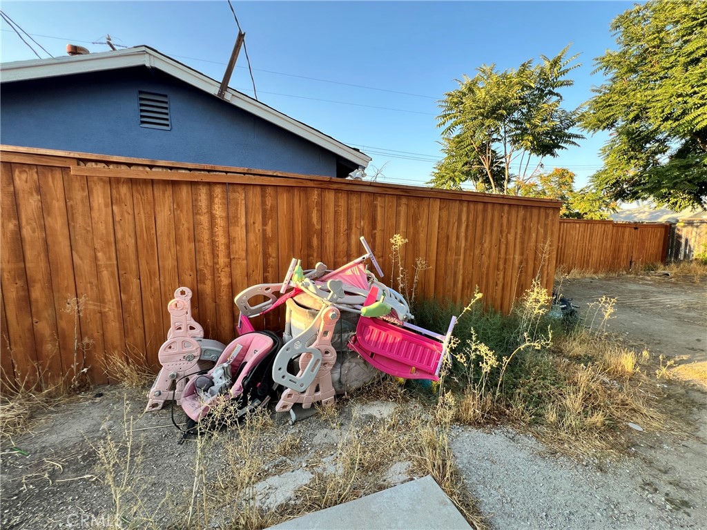 https://media.crmls.org/medias/53ac66e5-8ce2-426d-8851-7aa3f9678a27.jpg?preset=X-Large