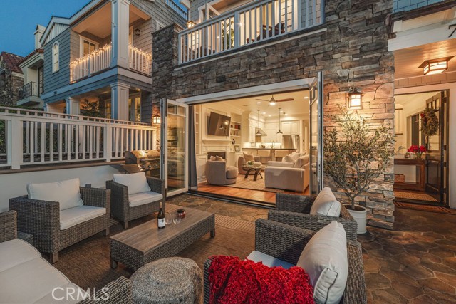 Detail Gallery Image 4 of 38 For 700 Acacia Ave a,  Corona Del Mar,  CA 92625 - 3 Beds | 3/1 Baths