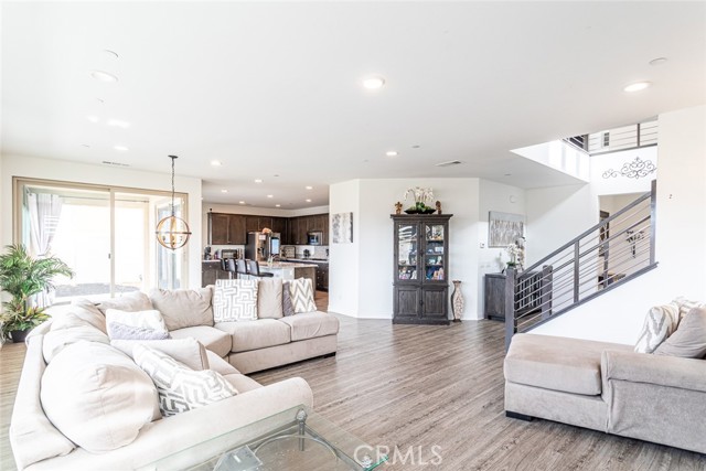 Detail Gallery Image 6 of 34 For 24449 Payton Dr, Lake Elsinore,  CA 92532 - 4 Beds | 3 Baths