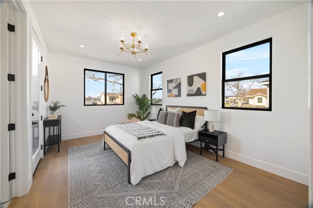 Detail Gallery Image 15 of 34 For 22002 Ocean Ave, Torrance,  CA 90503 - 4 Beds | 4/1 Baths