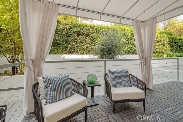 Detail Gallery Image 3 of 26 For 1345 Havenhurst Dr #4,  West Hollywood,  CA 90046 - 2 Beds | 2/1 Baths