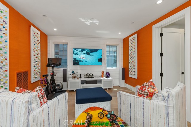 2149 E Ocean Boulevard, Newport Beach CA: https://media.crmls.org/medias/53ae7172-91c3-47c4-a7fc-24d1141cad4e.jpg
