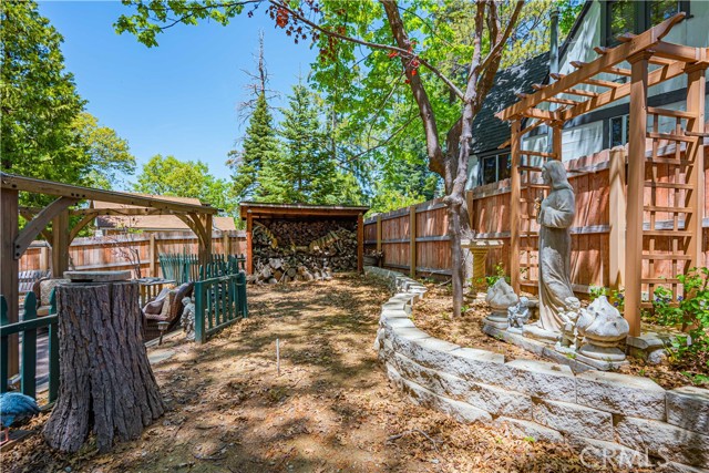 Detail Gallery Image 22 of 25 For 295 Sunset Dr, Lake Arrowhead,  CA 92352 - 3 Beds | 2 Baths