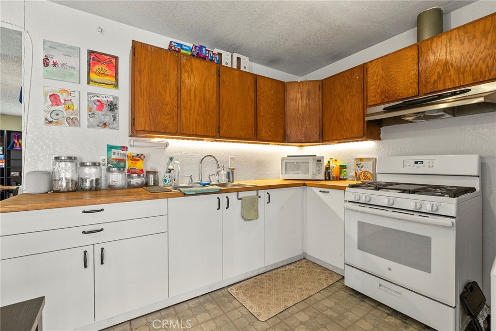 MLS #OC25222143 image #9