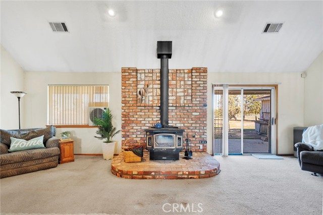 Detail Gallery Image 13 of 69 For 11062 Hollister Rd, Oak Hills,  CA 92344 - 4 Beds | 3 Baths