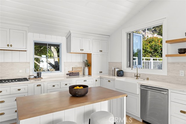 Detail Gallery Image 19 of 39 For 31927 Hayes Pl, Laguna Beach,  CA 92651 - 3 Beds | 2 Baths