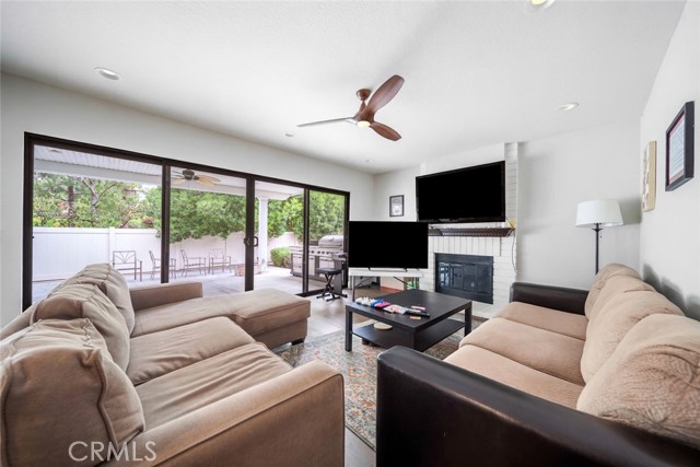 Detail Gallery Image 12 of 26 For 25645 Ashby Way, Lake Forest,  CA 92630 - 4 Beds | 3 Baths