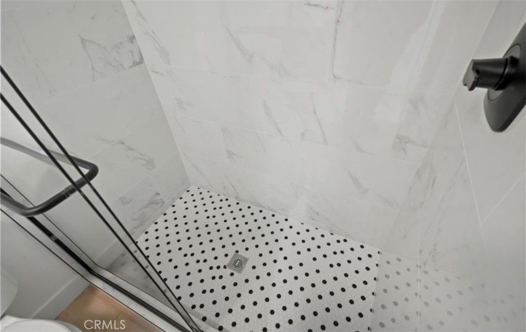 https://media.crmls.org/medias/53b2f109-c64f-41c6-8c7c-f3f5484398c0.jpg?preset=X-Large
