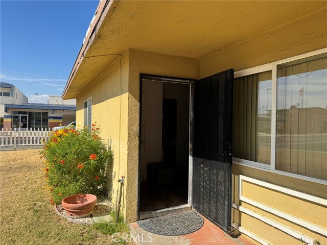 Detail Gallery Image 3 of 14 For 46520 Grand St, Indio,  CA 92201 - 4 Beds | 2 Baths