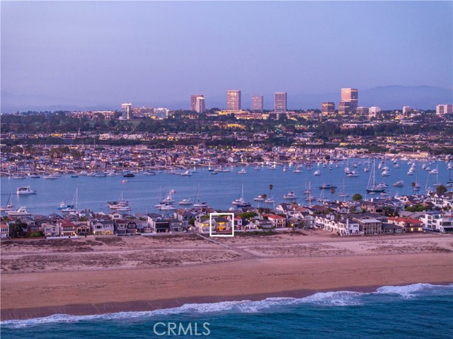 Detail Gallery Image 21 of 27 For 1303 E Balboa Bld, Newport Beach,  CA 92661 - 3 Beds | 2/1 Baths