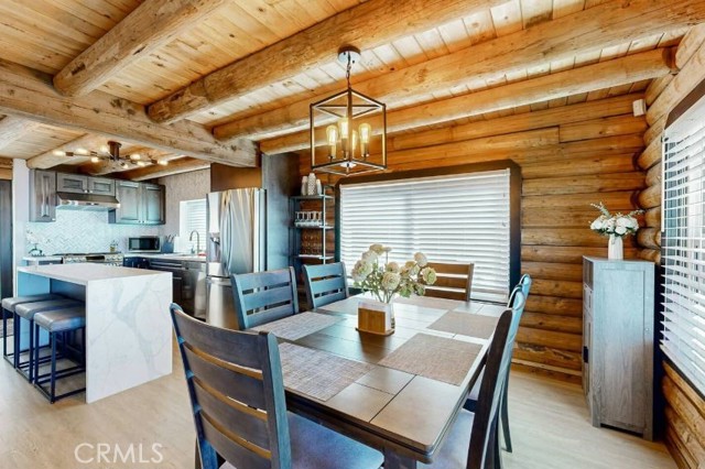 Detail Gallery Image 14 of 49 For 1960 Willow Dr, Running Springs,  CA 92382 - 4 Beds | 3 Baths