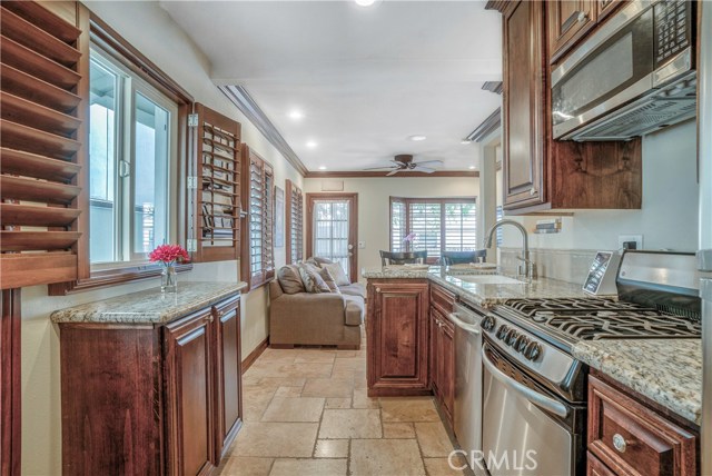 317 Bayview Drive, Hermosa Beach, California 90254, 2 Bedrooms Bedrooms, ,3 BathroomsBathrooms,Residential,Sold,Bayview,SB17229063