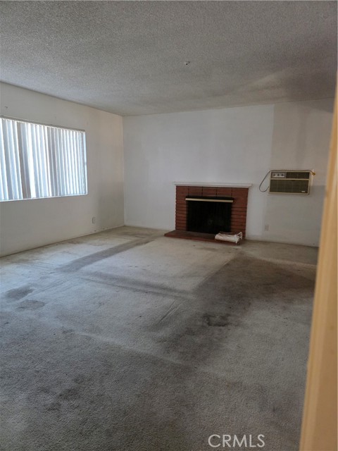 10243 Fremont Avenue, Montclair CA: https://media.crmls.org/medias/53b4ada1-cf80-4c81-b620-b7e61ef2a9cd.jpg