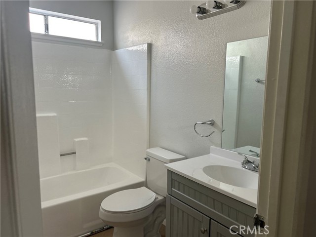 3917 Klamath River Drive, Ontario CA: https://media.crmls.org/medias/53b4b319-647a-42b8-84c2-7033bd45a5b4.jpg