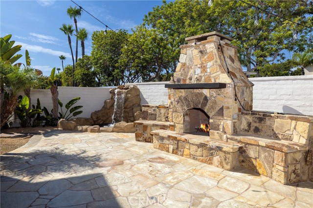 6403 Royal Grove Drive, Huntington Beach CA: https://media.crmls.org/medias/53b4cddb-c2f3-4f24-82cb-7bb157603dfb.jpg