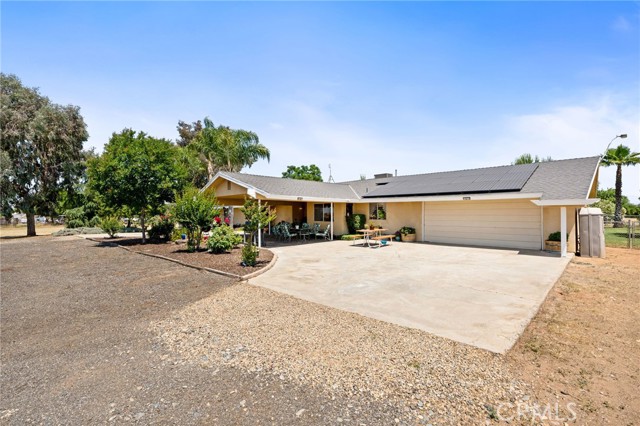 Detail Gallery Image 1 of 41 For 3298 N Zediker Ave, Sanger,  CA 93657 - 3 Beds | 2 Baths