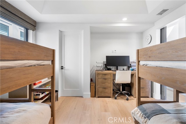 112 30th Street, Newport Beach CA: https://media.crmls.org/medias/53b51bd4-6d62-4a42-84d1-ecb5856b40fe.jpg