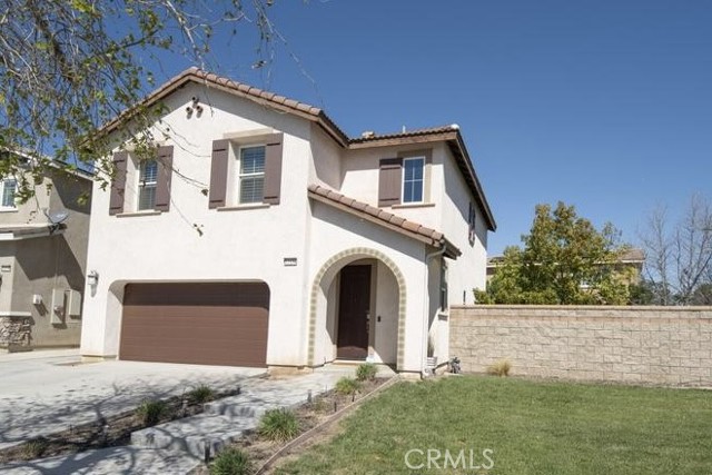 Detail Gallery Image 3 of 44 For 12138 Chutes Ct, Jurupa Valley,  CA 91752 - 3 Beds | 2/1 Baths