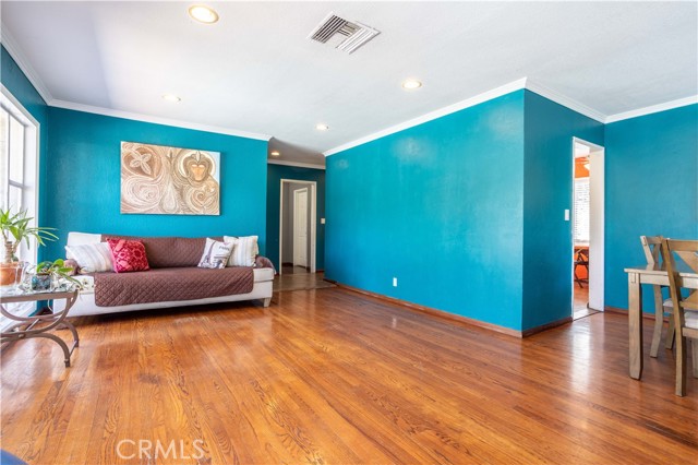 Detail Gallery Image 9 of 35 For 17101 Gault, Lake Balboa,  CA 91406 - 3 Beds | 2 Baths