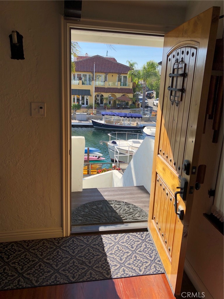 https://media.crmls.org/medias/53b58d48-41a3-4a08-98a5-acb13206d4b4.jpg?preset=X-Large